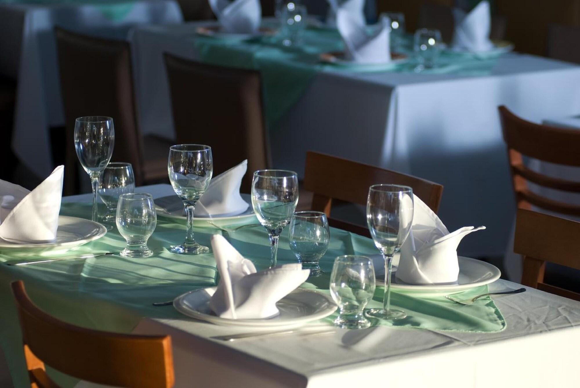 Oyo Hotel Arembepe Beach Hotel, Camacari Екстериор снимка