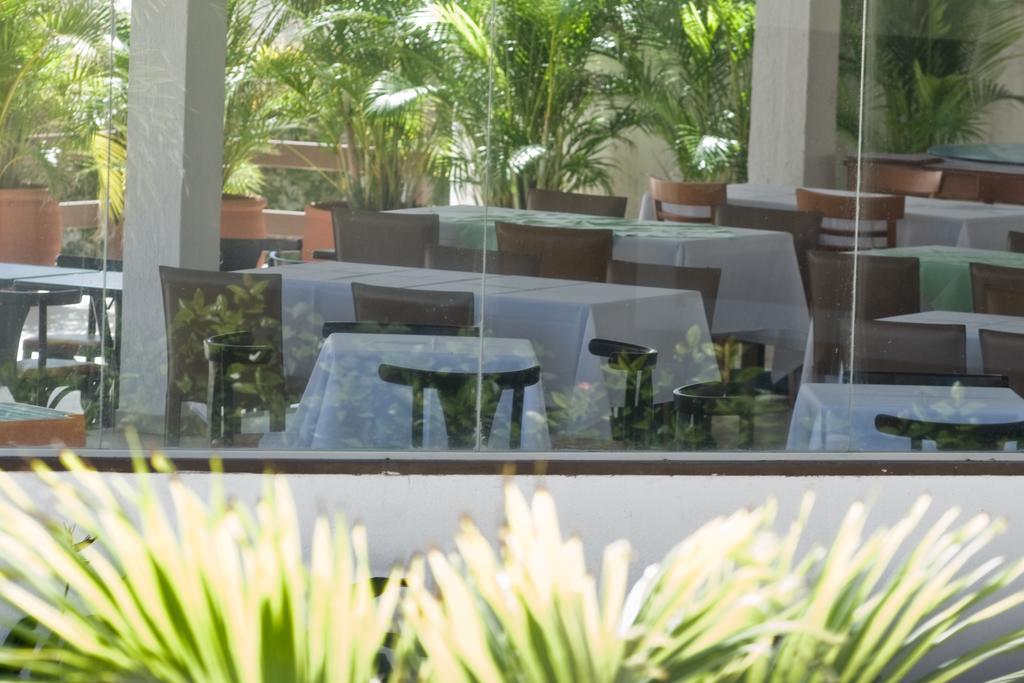 Oyo Hotel Arembepe Beach Hotel, Camacari Екстериор снимка